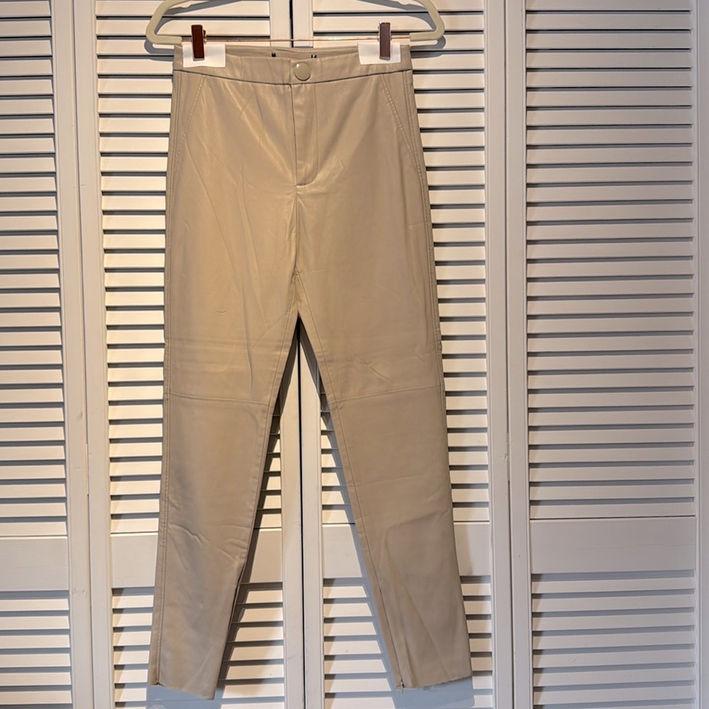 ⭐️🏵️ Buttery soft faux leather pants !🏵️⭐️
